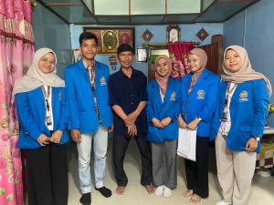 Tim PKM-RSH Batapai meriset Tradisi Pesta Tapai dan Mogang di Desa Dahari Selebar