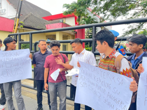 Mahasiswa Geruduk Mapoldasu, Desak Kapoldasu Berantas Korupsi dan Jual Beli Jabatan di Kanwil Kemenagsu