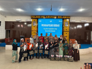 Pelindo Berbagi: Pelindo Regional 1 dan Polres Belawan Bersinergi Bantu Warga Terdampak Banjir Rob di Belawan