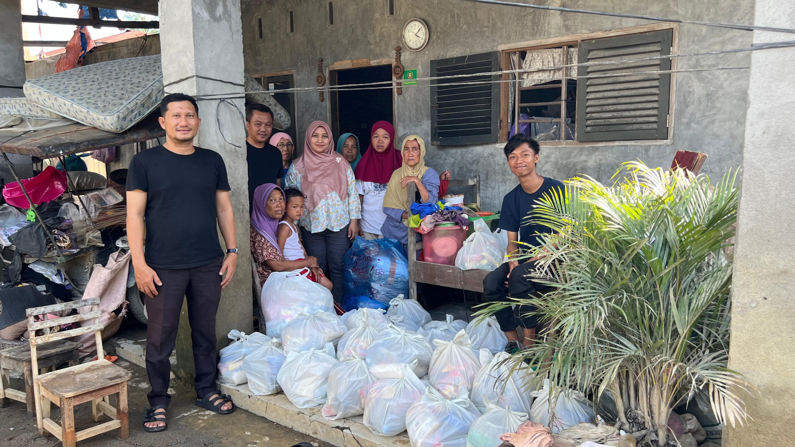 FOKAL IMM FISIP UMSU Salurkan Bantuan untuk Korban Banjir di Langkat