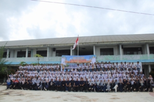 SMA Negeri 20 Laksanakan Pelepasan Kelas XII Angkatan 2026 Penyiraman Air Momen Tak Terlupakan 