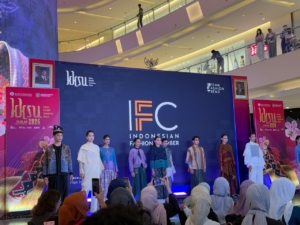 Desainer Binaan Pelindo Regional 1 Tampil di Medan Fashion Trend 2026